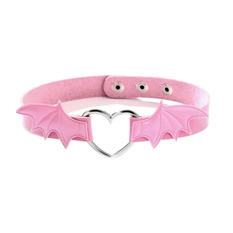 Bat Winged Collar
