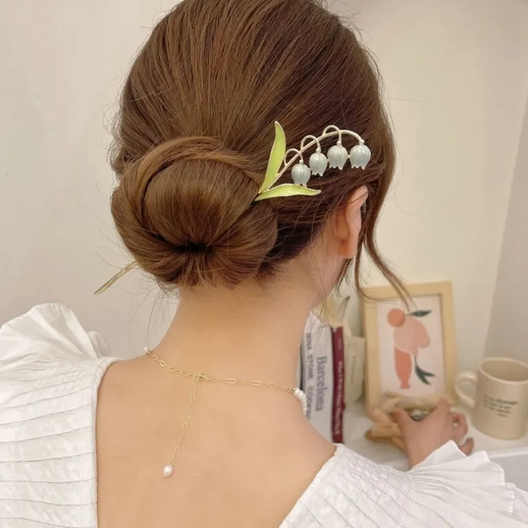 Dainty Floral Hair Claw Clip