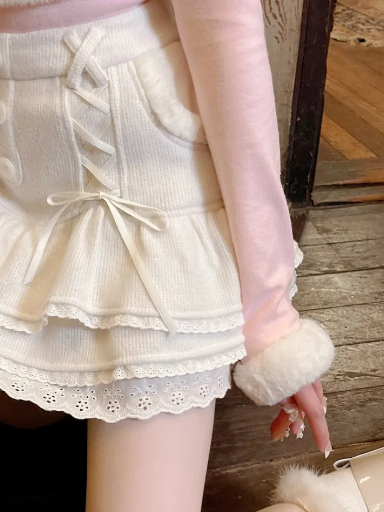 Dollette Skirt & Turtleneck Outfit