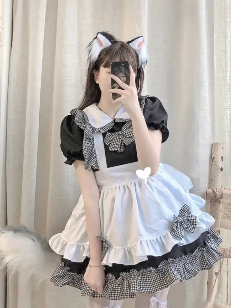 French Maid Cosplay
