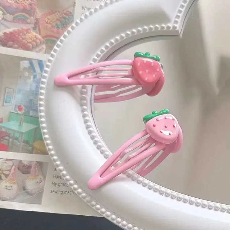 Kawaii Strawberry Clippies
