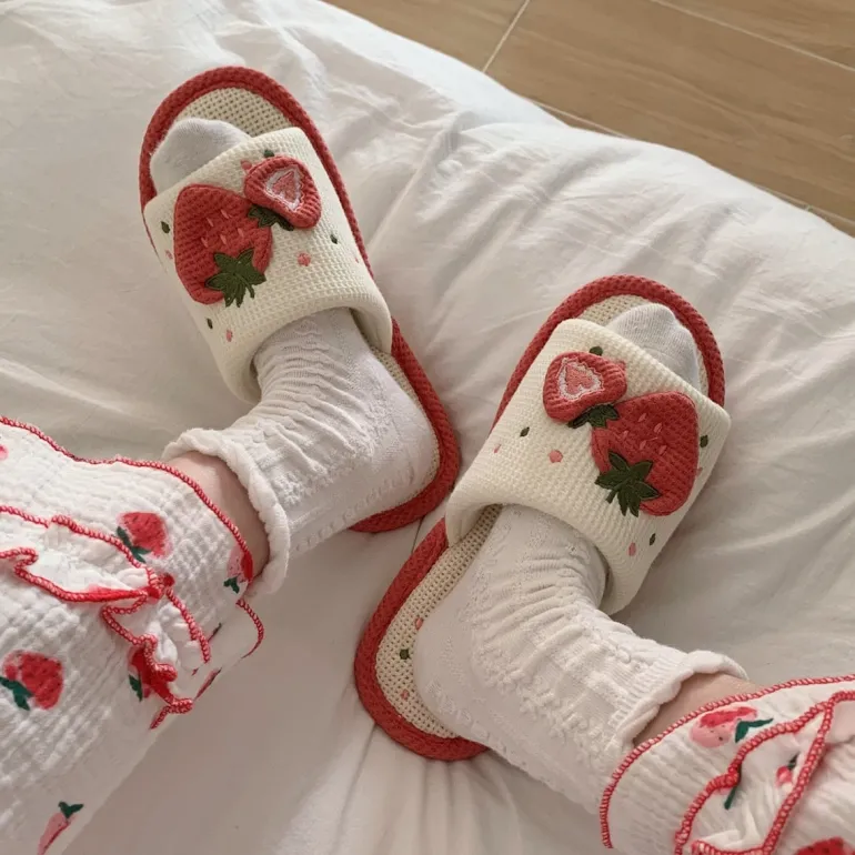 Knit Strawberry Slides