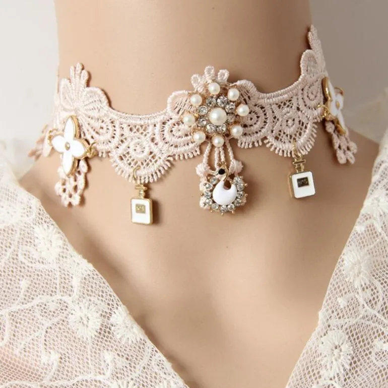 Lady In Lace Collar