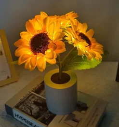 Light-Up Sunflower Desk Lamp
