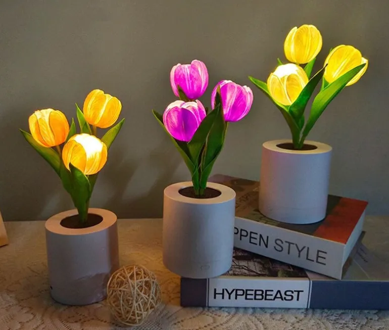 Light-Up Sunflower Desk Lamp