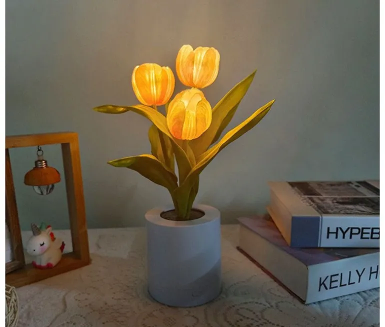 Light-Up Sunflower Desk Lamp