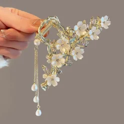 Pearl Floral Hair Claw Clip