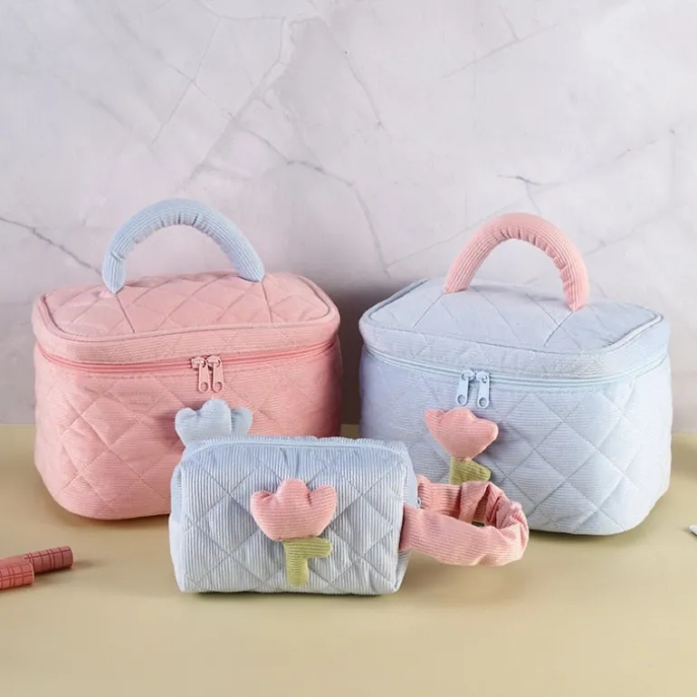 Plush Tulip Make-Up Case