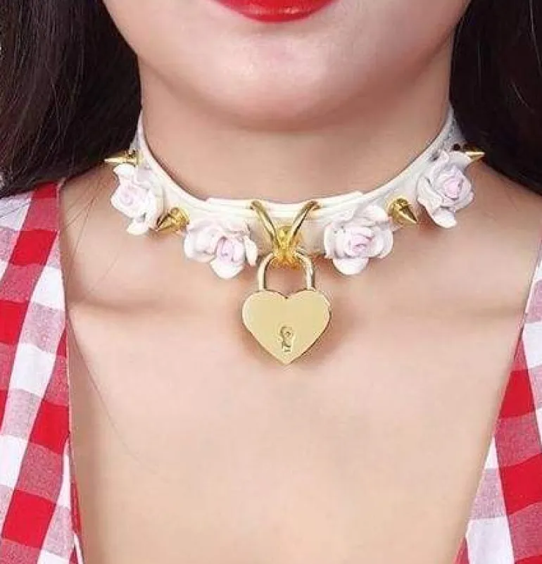 Rose Locket Collar