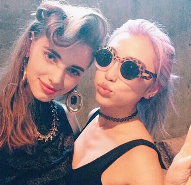 90s Choker
