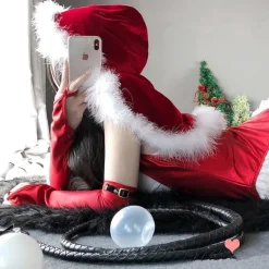 Santas Minion Cosplay