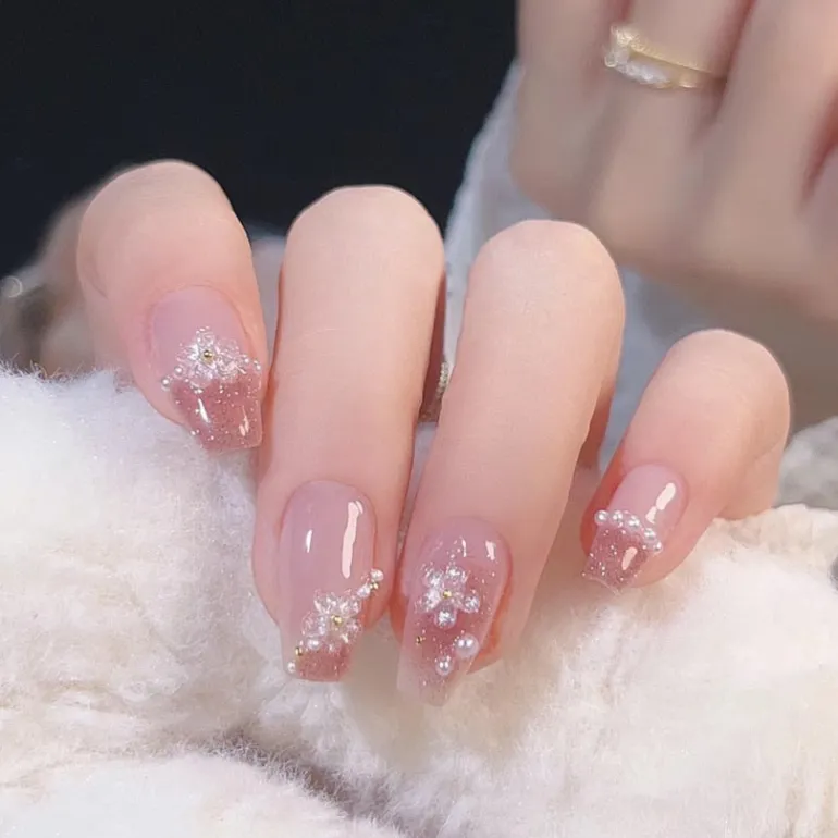 Short Angelic Press On Nails
