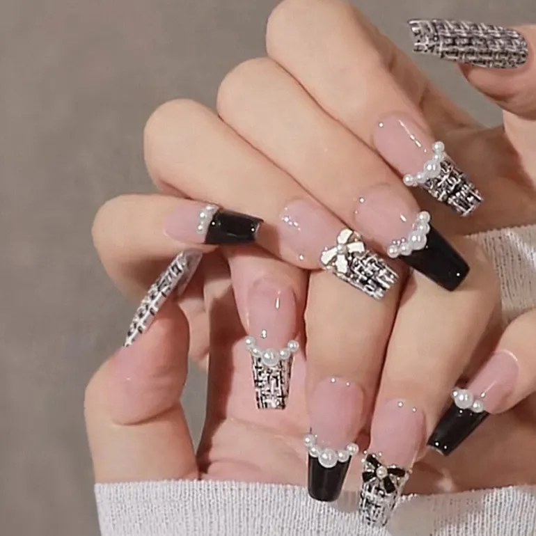Short Angelic Press On Nails