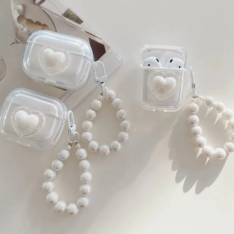 White Heart AirPods Case and Chain