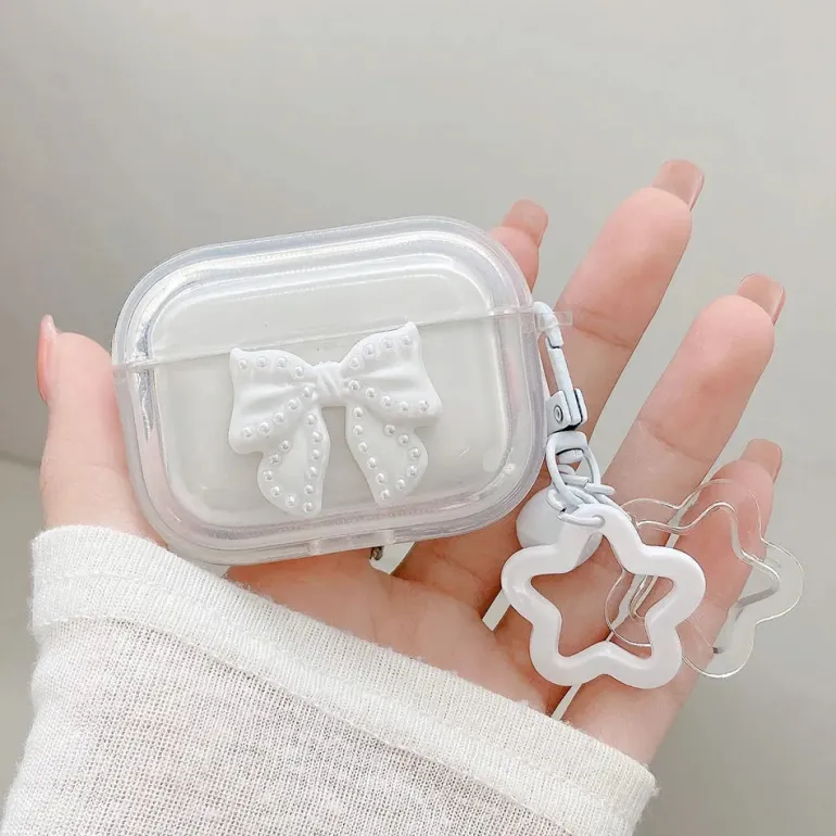 White Heart AirPods Case and Chain